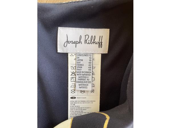 Blauwe jumpsuit met wit/gouden bloemen van Joseph Ribkoff