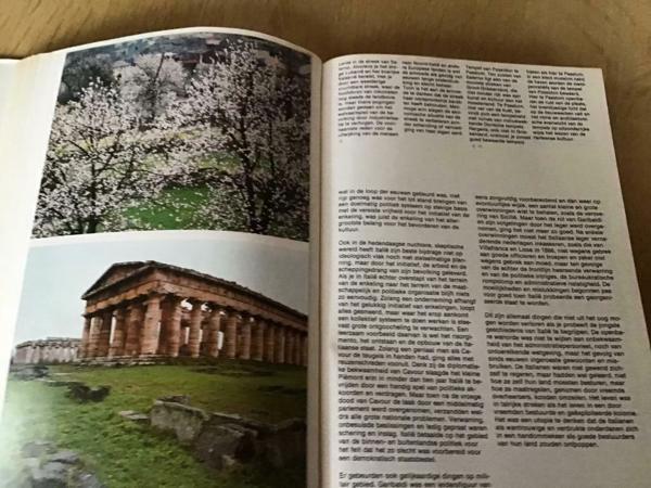 Boek Italië .Prachtig exemplaar eventueel een reis te boeken