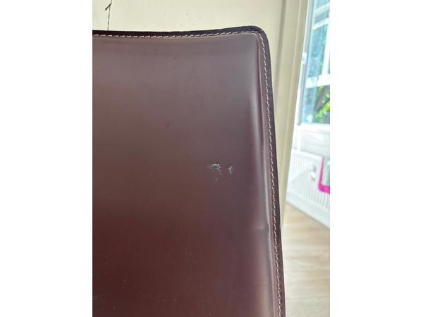 Eettafel van glas en RVS
