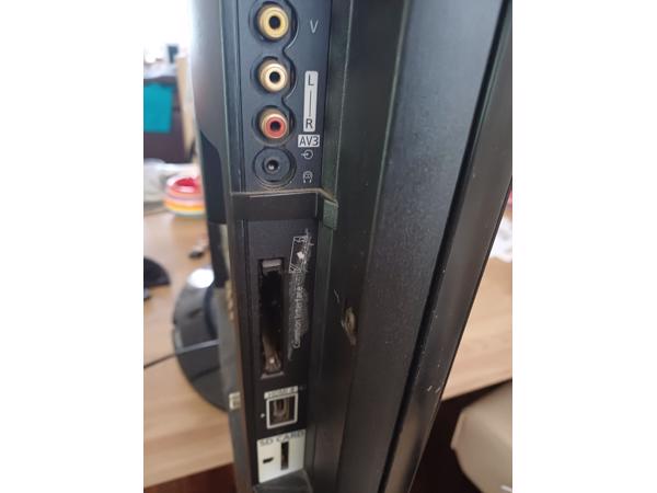 bieden twee tv''s  twee montoren  zonehemel