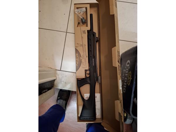 Bruni guns herd wolf