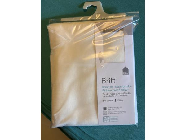 Gratis: kant en klaar gordijn /vitrage