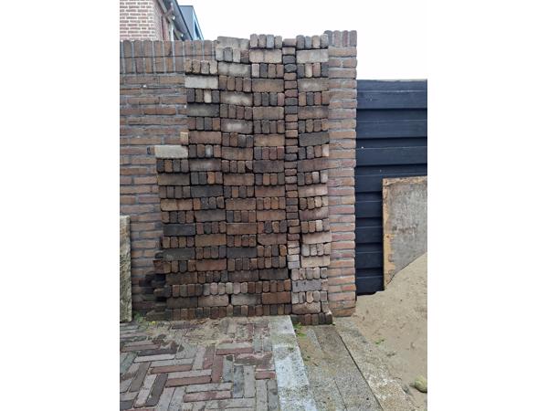 Gratis af te halen Zand en Tegels