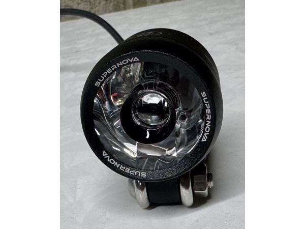 Fietslamp Supernova.