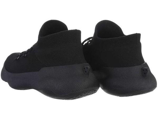 J3007 sneakers zwart 43 (valt als 42)