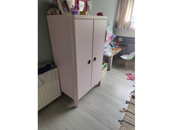 Kinder kledingkast roze