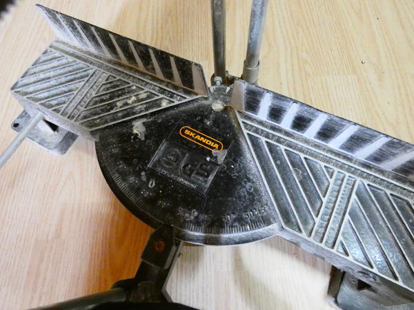 Verstek Handzaagmachine verstelbaar in graden(skandia