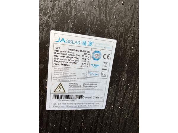 9 nog werkende gebruikte zonnepanelen.