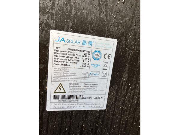 9 nog werkende gebruikte zonnepanelen.