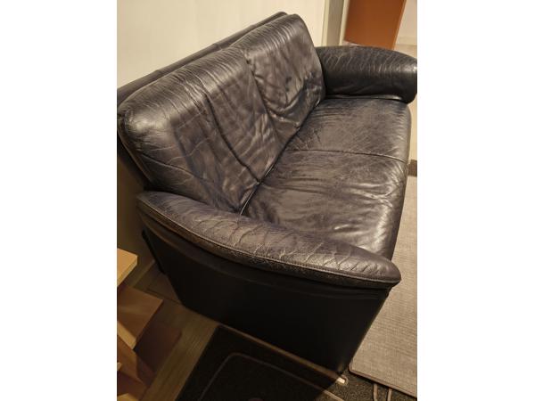 Nog mooie DONKERblauwe tweezitsbank