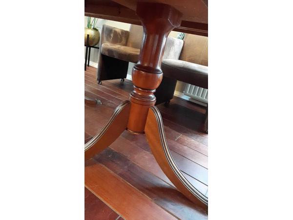 Mahonie eettafel tot max 10 personen