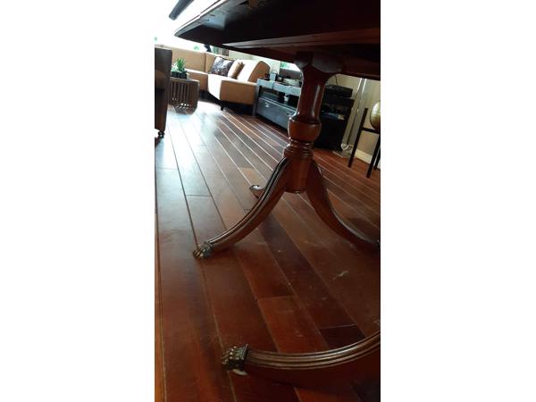 Mahonie eettafel tot max 10 personen