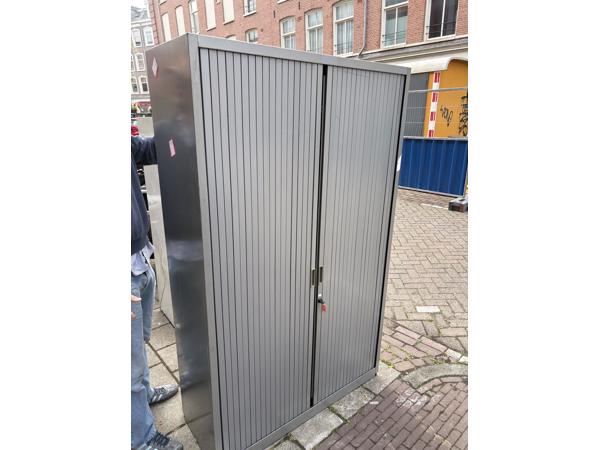 Mooi nette kast voor kantoor of anders