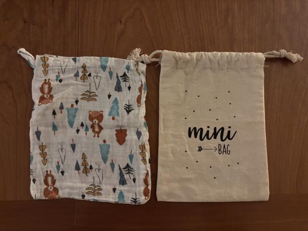 Stoffen mini bag met rijgkoord en beren kinder washand katoe