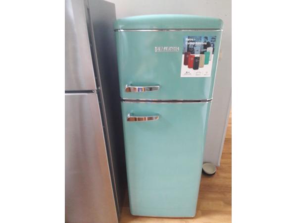 MOOIE RETRO SEVERIN KOELKAST.