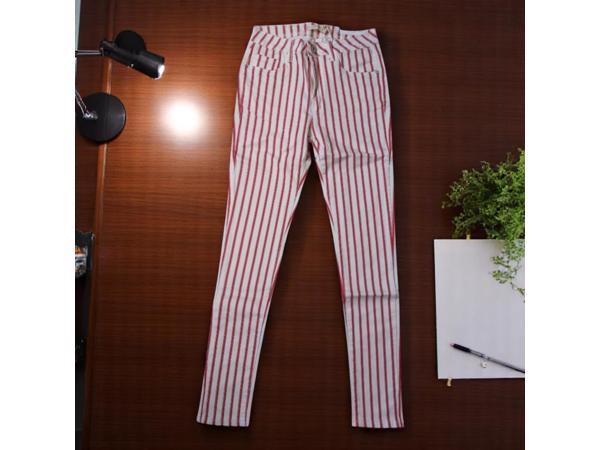 Skinny broek wit rood gestreept S