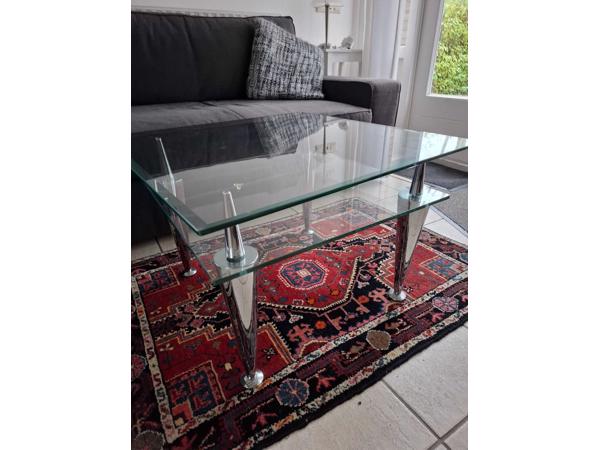 Leuke glazen salontafel GRATIS