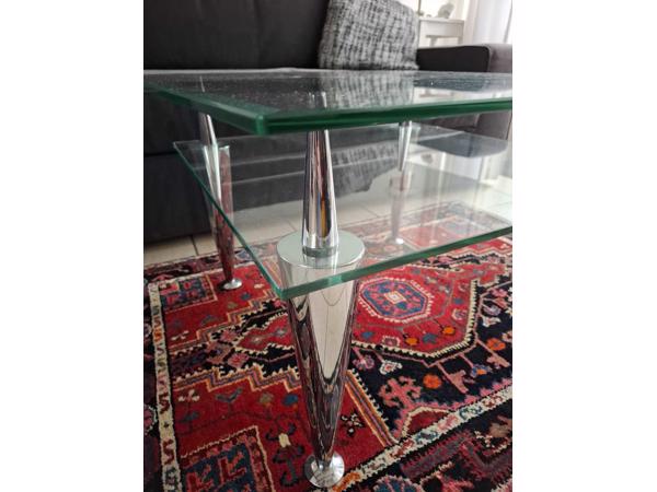 Leuke glazen salontafel GRATIS