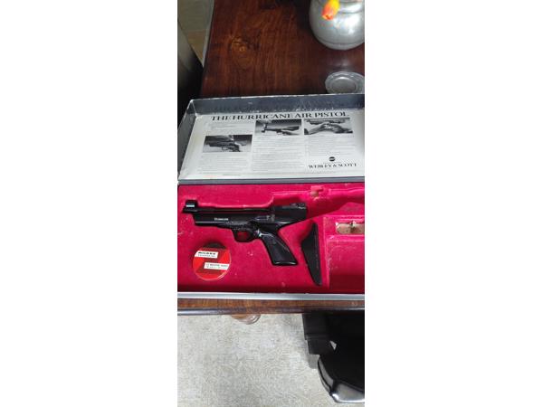 Aangeboden Webley & Scott Hurricane