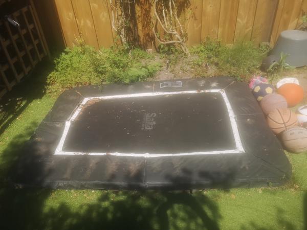 Trampoline