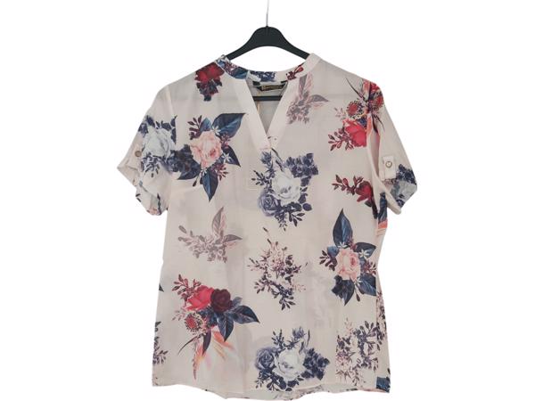 Metrofive bloemen shirt vhals lichtroze XL