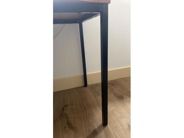 Stevig en stijlvol hoek bureau (180x120)