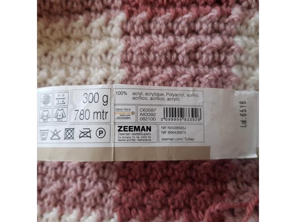 Promo acrylwol van Zeeman donker en licht oudroze gezocht