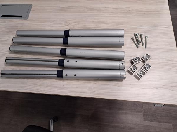 Zo goed als nieuw bureau