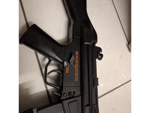 Mp5 jing hong  sd5 airsoft
