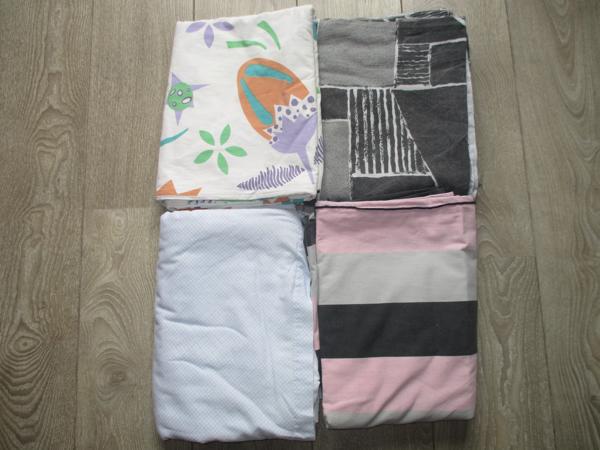 1 Persoons Dekbed + Hoelakens,+ Dekbedovertrekken.