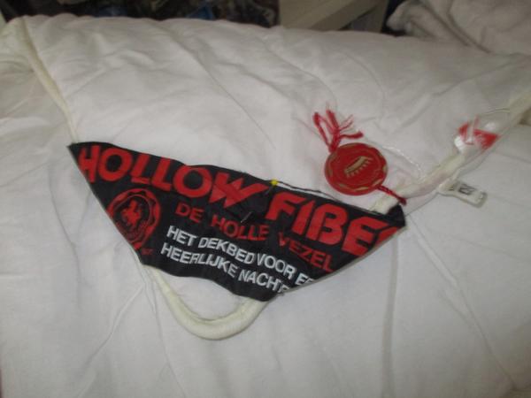 1 Persoons Dekbed + Hoelakens,+ Dekbedovertrekken.