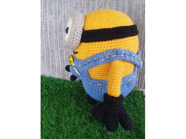 minion  28x18cm .  met handschoenen