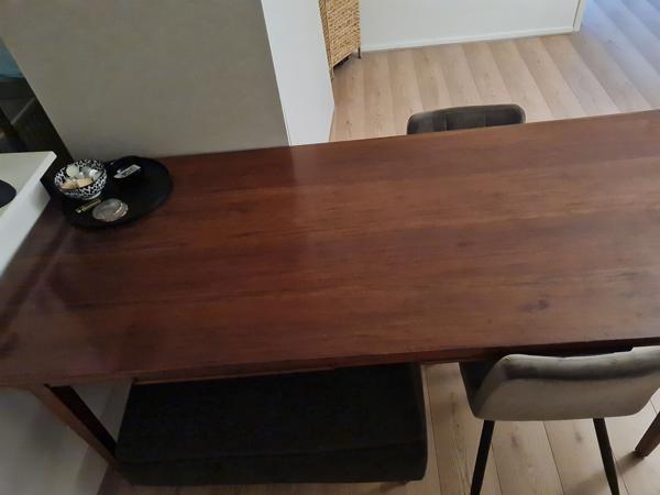 Mooie grote houten tafel