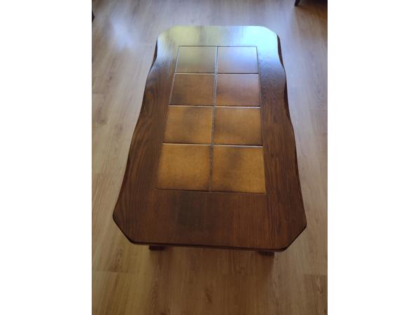 Kasten, salontafel, stoelen