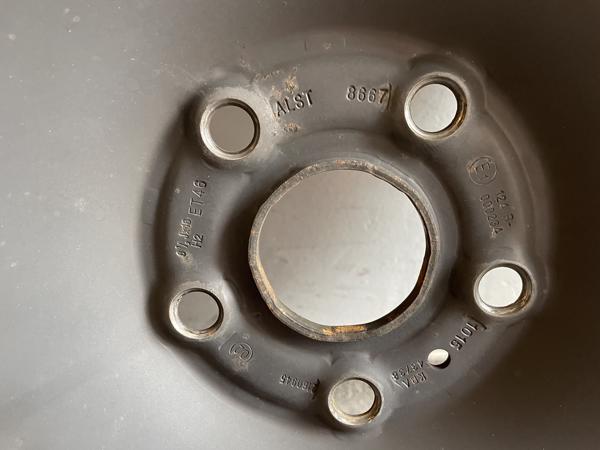 Winterbanden op stalen velgen 205/55R16