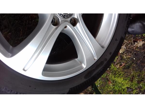 Lichtmetalen velgen + banden 17” voor Mercedes E winterset