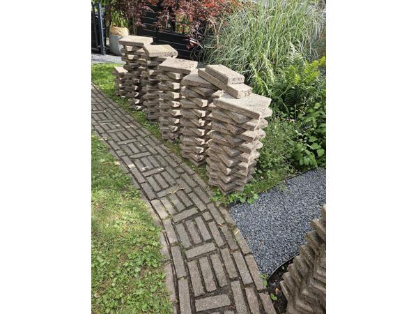 180 gebruikte stoeptegels 30 x 30