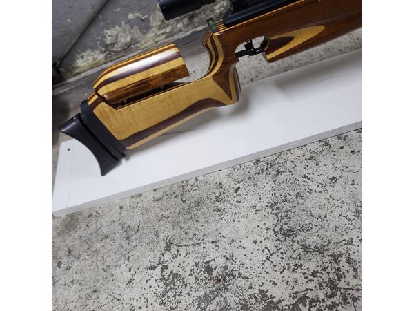 Pcp Steyr match 5.5 mm links met RWS kijker 6x40  , demper e