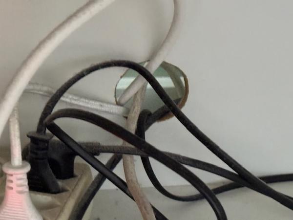 TV-kast 226 (afhalen, zelf tillen &demonteren 3e etageWeesp)