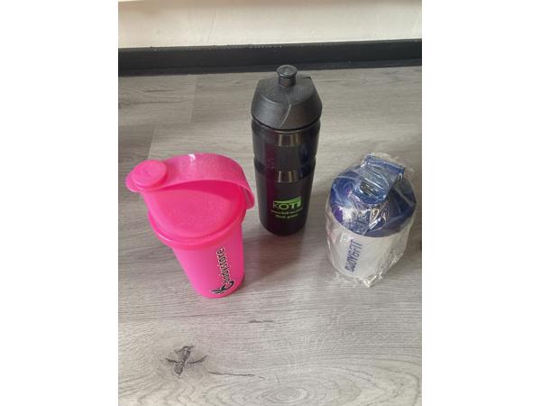 Nieuwe ongebruikte Bidons