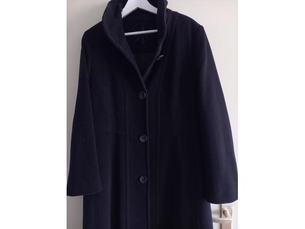 Zwarte manteljas van Gerry Weber mt 42