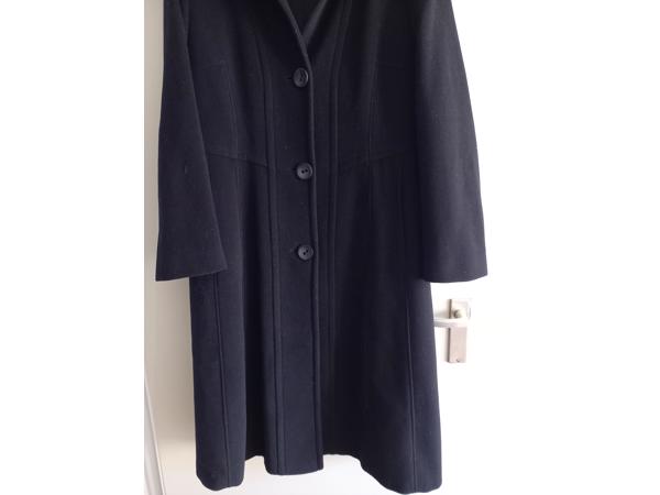 Zwarte manteljas van Gerry Weber mt 42