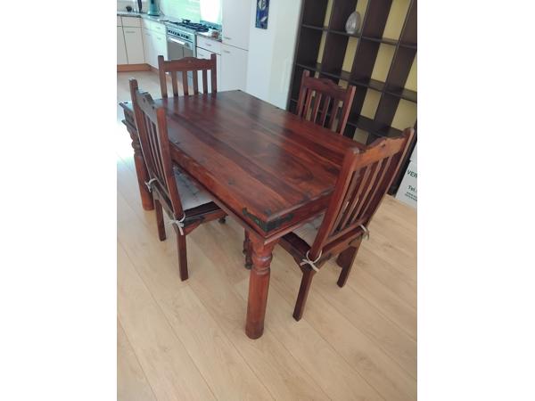 Eettafel met 4 stoelen