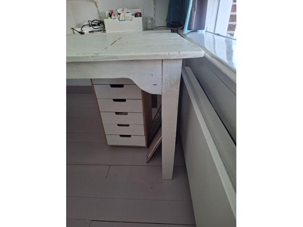 Witte houten tafel 140x70