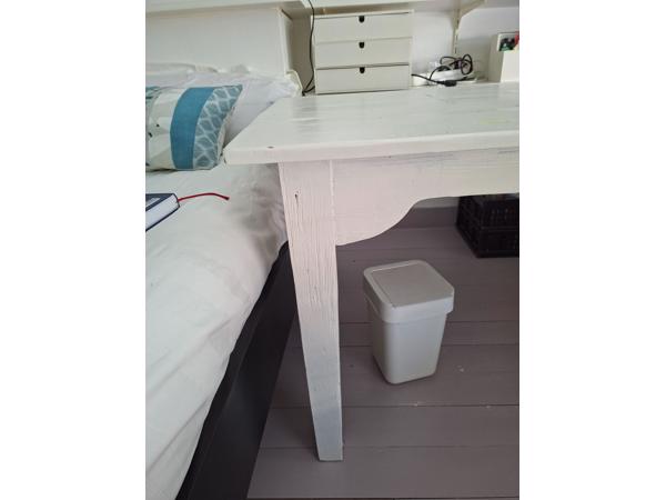 Witte houten tafel 140x70