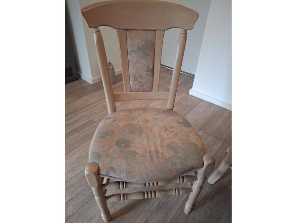 Eettafel+6 stoelen en salontafel