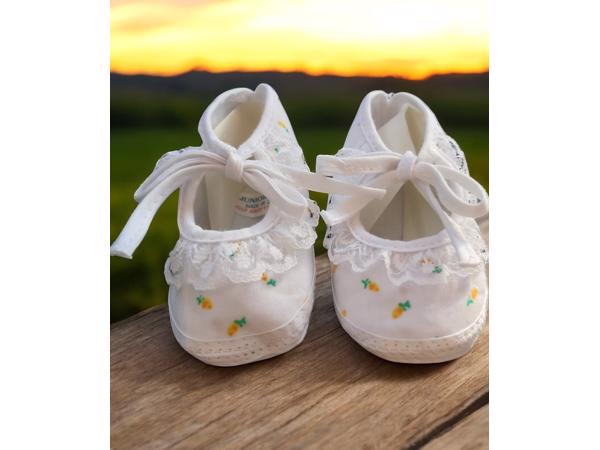 Junior Joy Babyschoenen Newborn Meisjes Wit Met Gele Roos