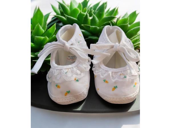 Junior Joy Babyschoenen Newborn Meisjes Wit Met Gele Roos