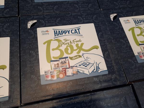 Pallet vol Happy Cat the play & food Box