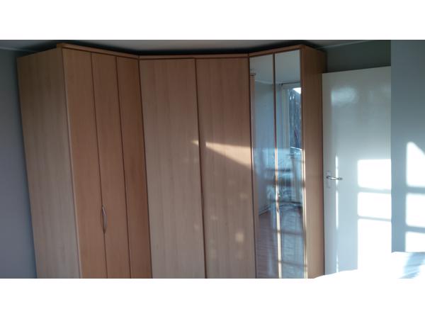 grote kleding/hoekkast